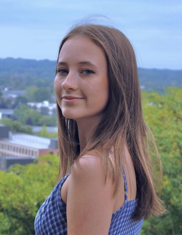 Ella Headshot