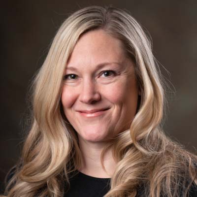 Head shot of Shannon Pelton 