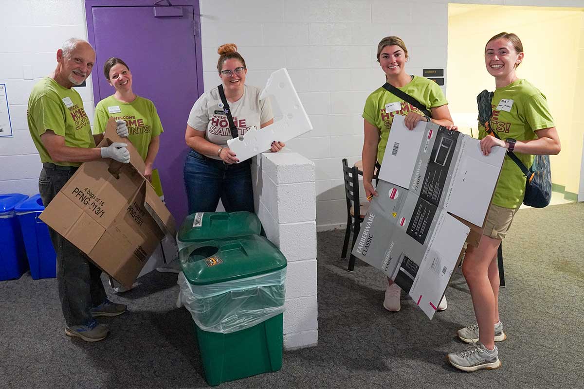 Green Team sorting waste on Move In Day