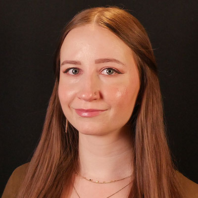 Annah Stang